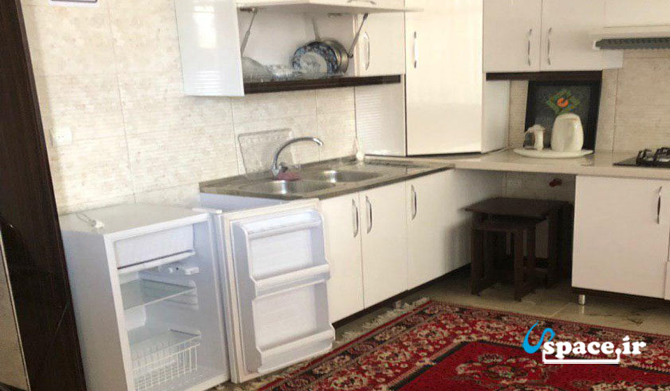نمای داخلی آشپزخانه اقامتگاه بوم گردی حاج زینل - تفت - یزد